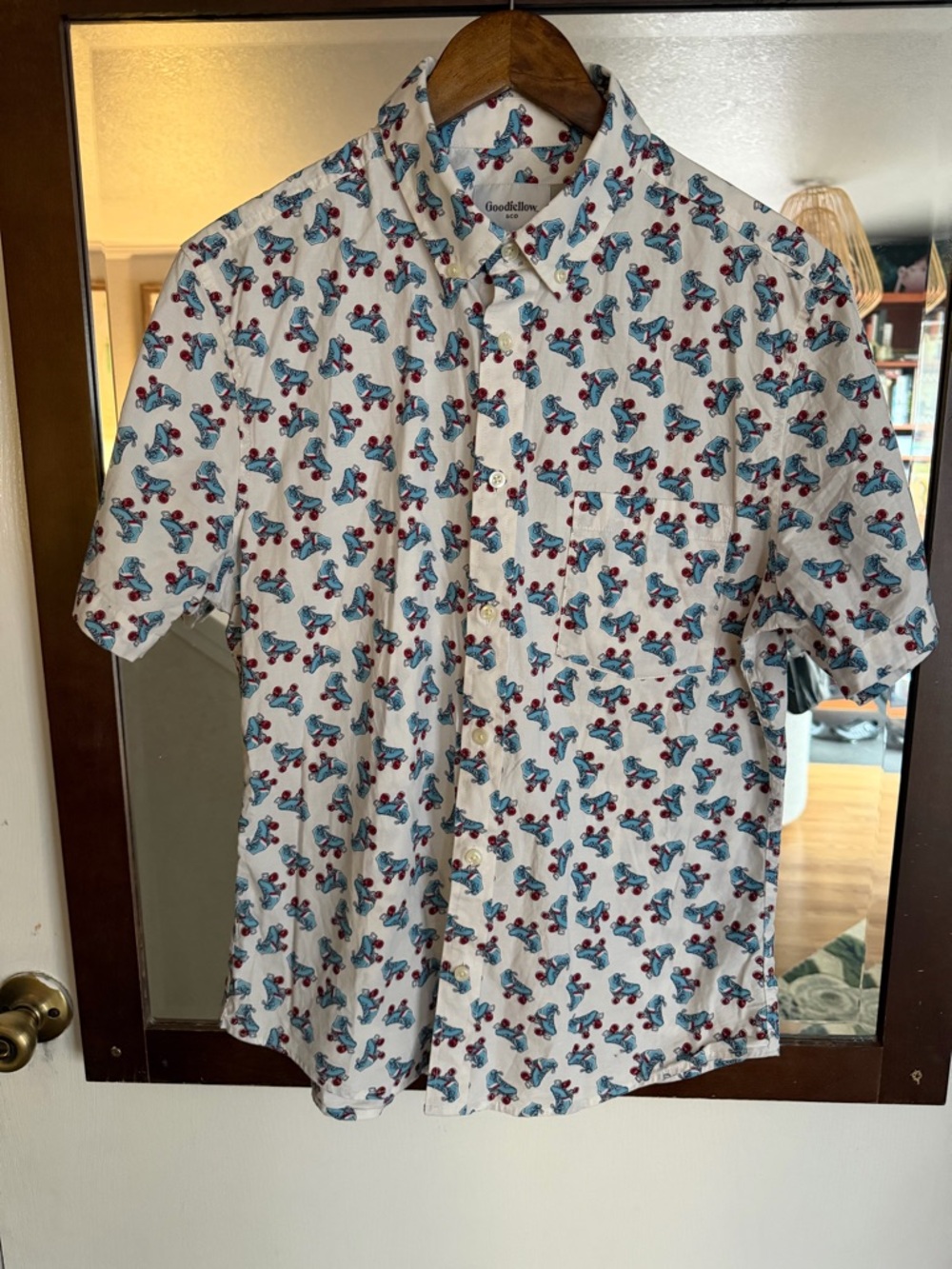 Goodfellow & Co Unisex Short-Sleeve White Shirt with Blue Roller Skate Print